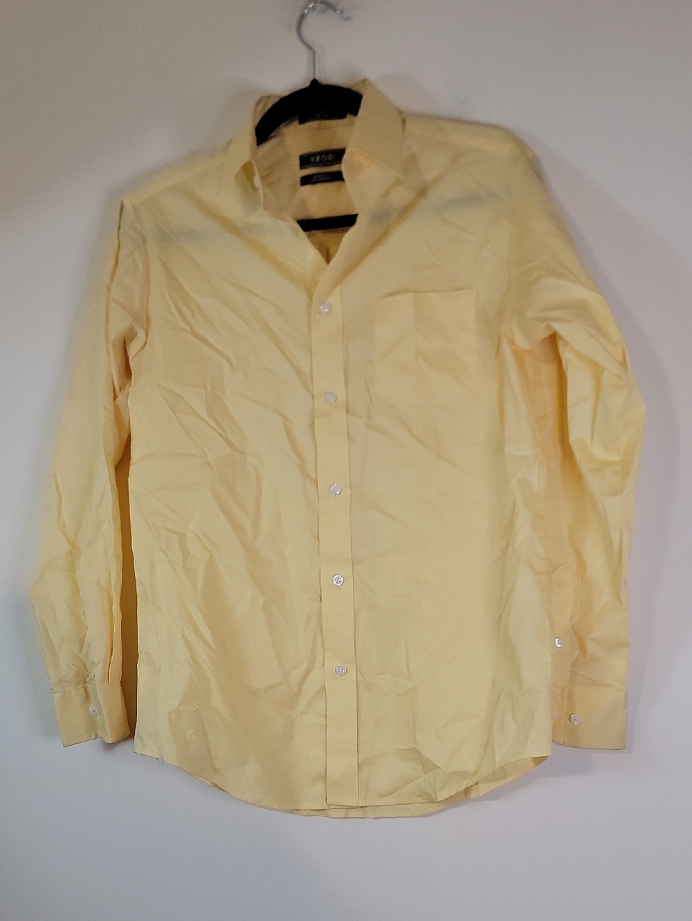 Izod Men's Long-Sleeve Button-Up Shirt in Pale Yellow